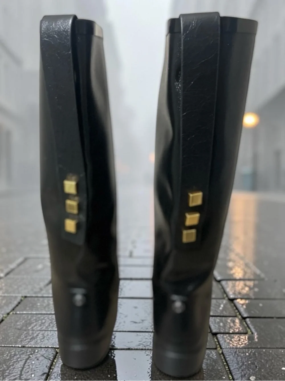 Stuart Weitzman only wore